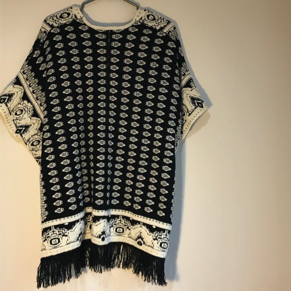 NWOT Dynamite knit shawl - Picture 2 of 9